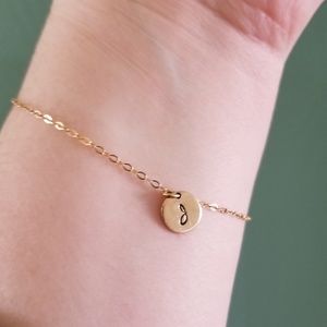 Dainty Initial "J" bracelet